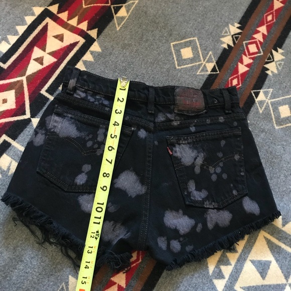Levis vintage distressed cut off festival shorts - Picture 5 of 6